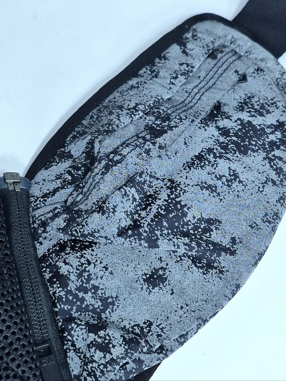 Adidas/Johji Yamamoto Y-3 Reflective Belt Bag/Crossbody Sling